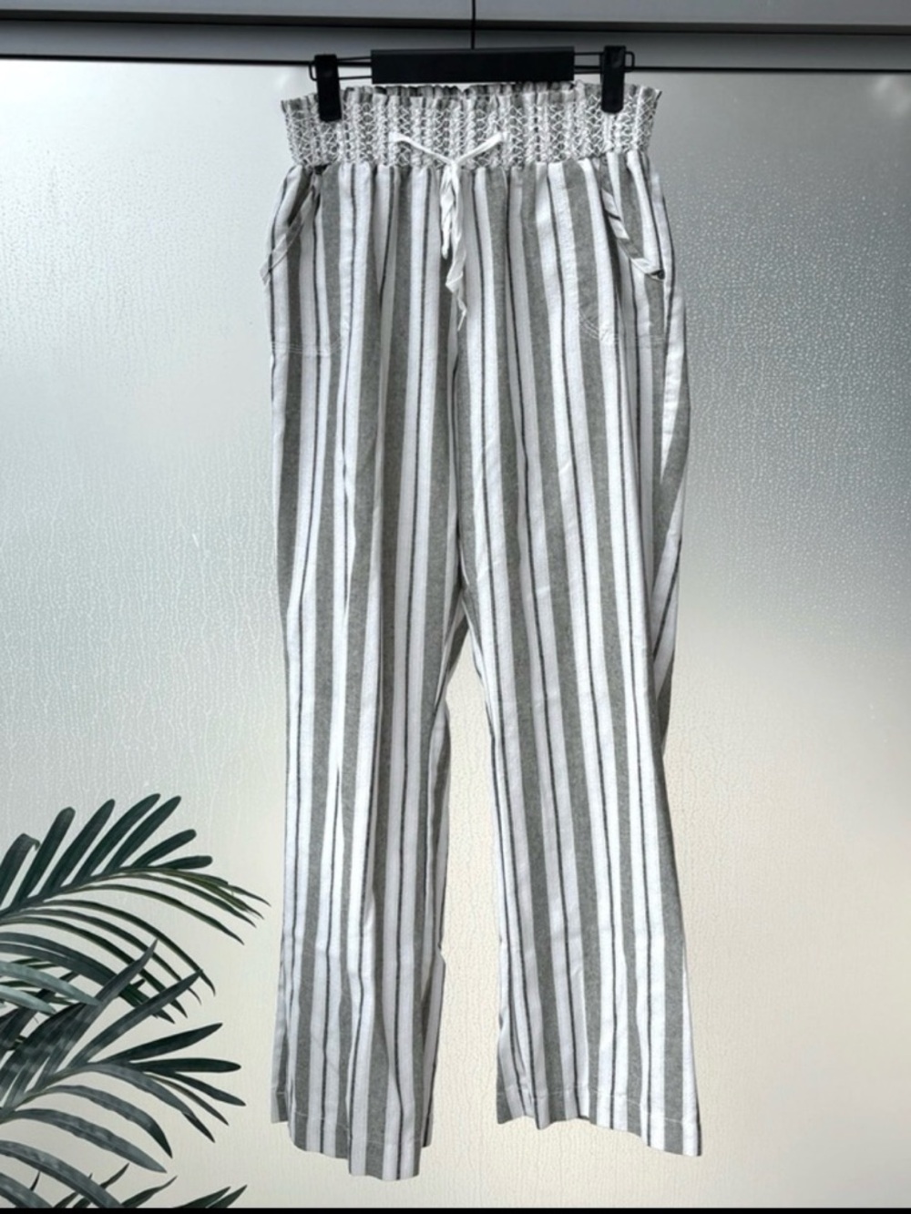 Ci Sono White and Gray Vertical Stripe Straight Leg Pants